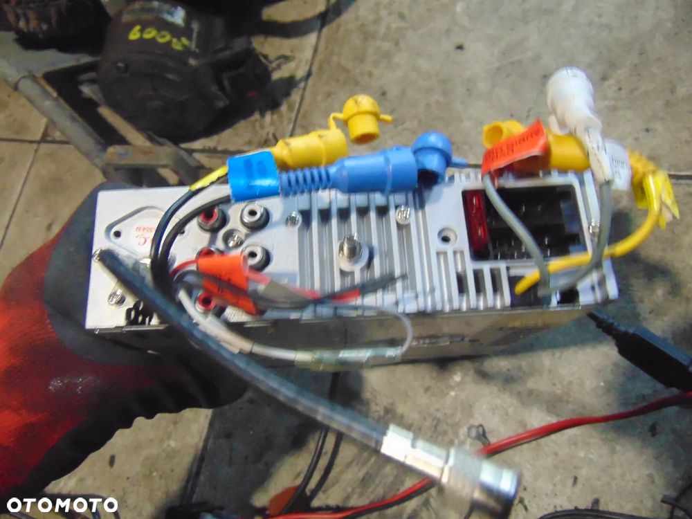 Monitory samochodowe w zagłowki + radio komplet - 5