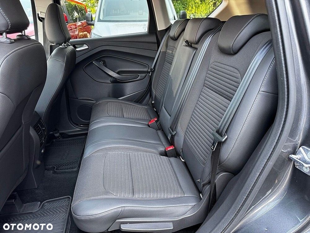 Ford Kuga - 13