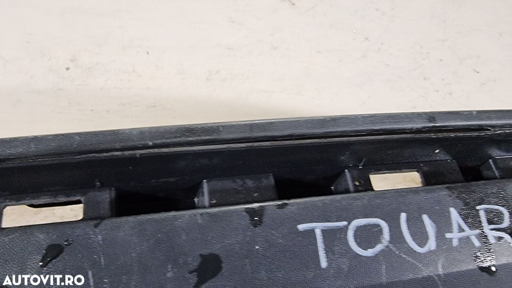 Spoiler inferior bara spate VW Touareg 2018, 2019, 2020, 2021, 2022, cod origine OE 760807568J - 3