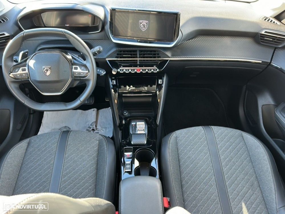 Peugeot 208 1.2 PureTech Allure EAT8 - 8