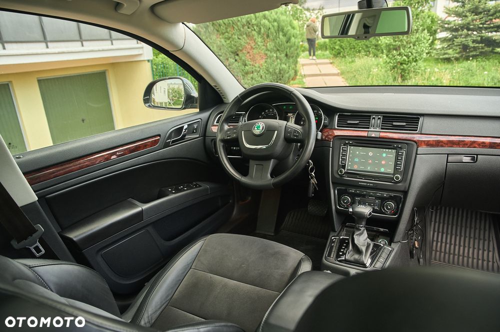 Skoda Superb 2.0 TDI DSG Exclusive - 36