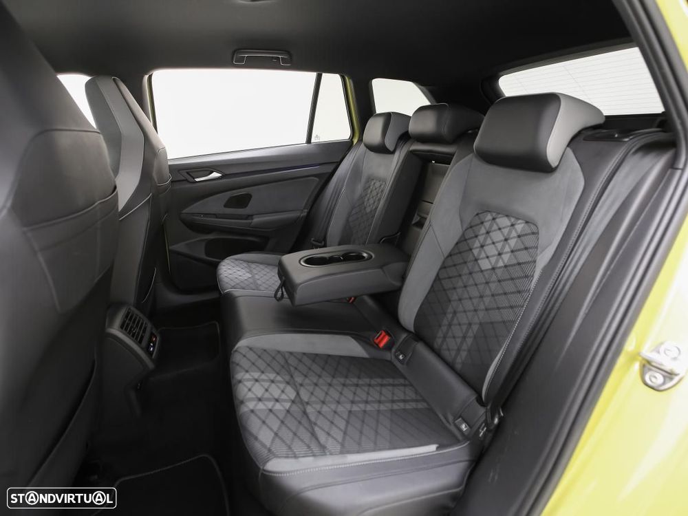 VW Golf Variant 2.0 TDi R-Line DSG - 11