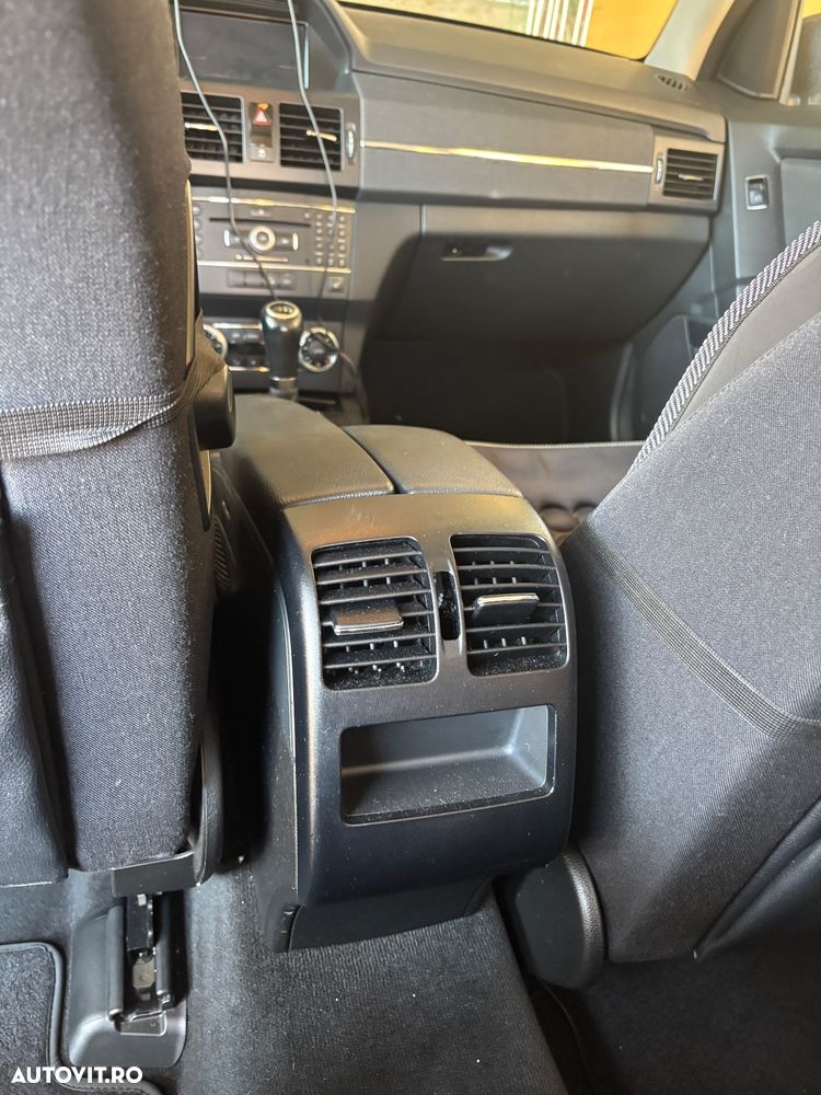 Mercedes-Benz GLK 220 CDI (BlueEFFICIENCY) - 11