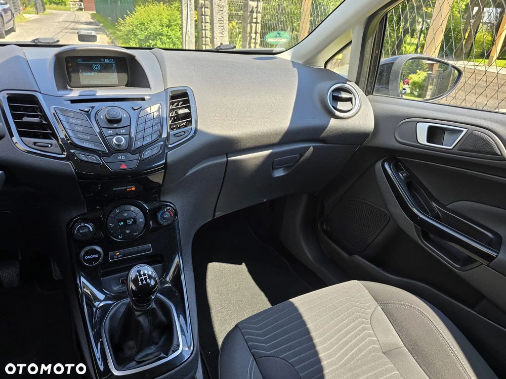Ford Fiesta 1.0 EcoBoost Titanium X - 25