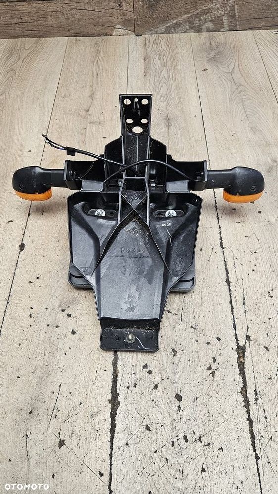 Chlapacz uchwyt tablicy kierunkowskazy Yamaha YZF R1 - 10