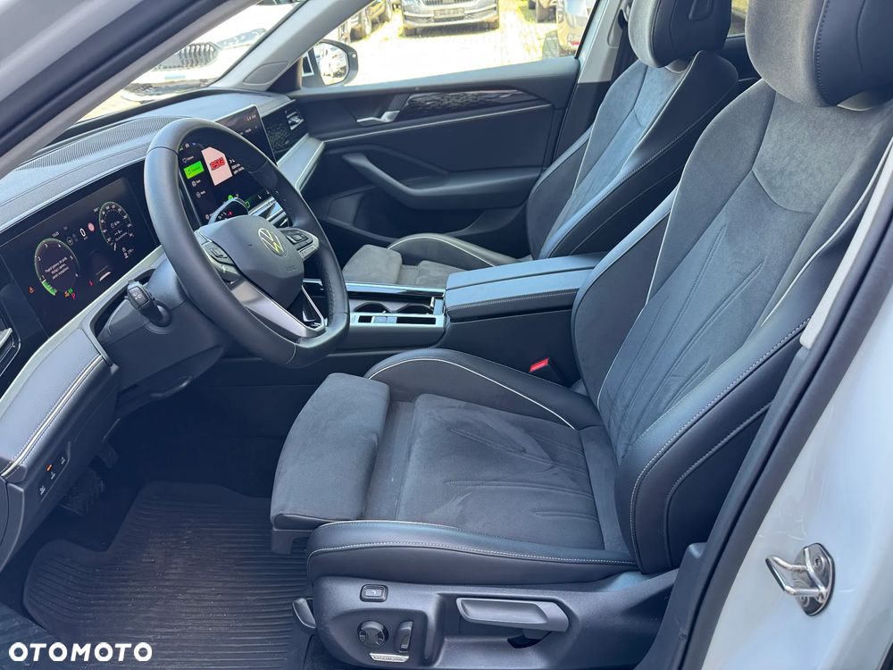 Volkswagen Passat - 12
