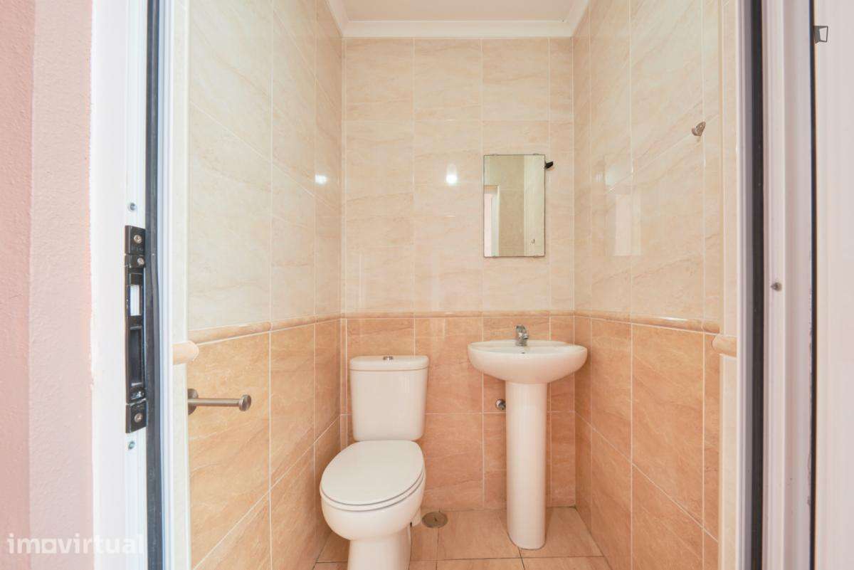 Quarto - localizado em Entrecampos Lisbon - Grande imagem: 3/12