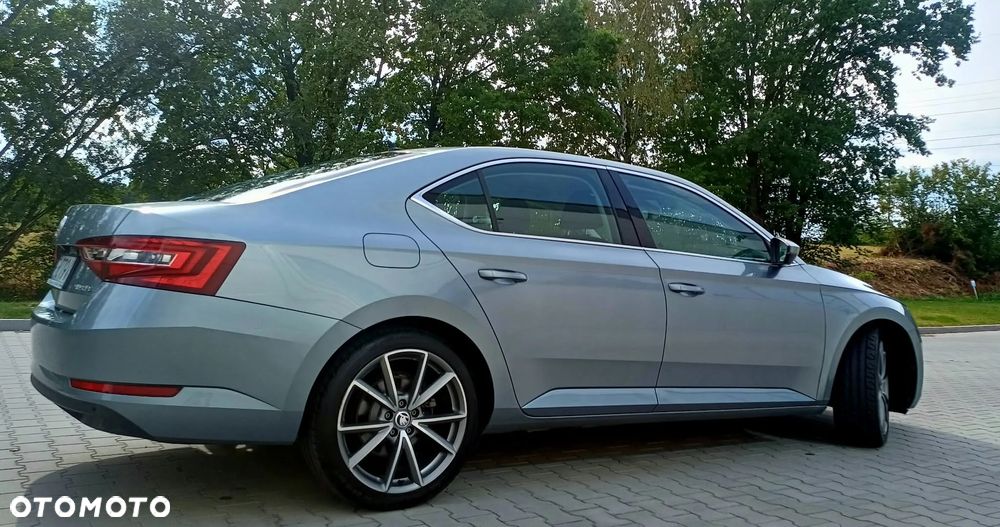 Skoda Superb 2.0 TDI Style DSG - 4