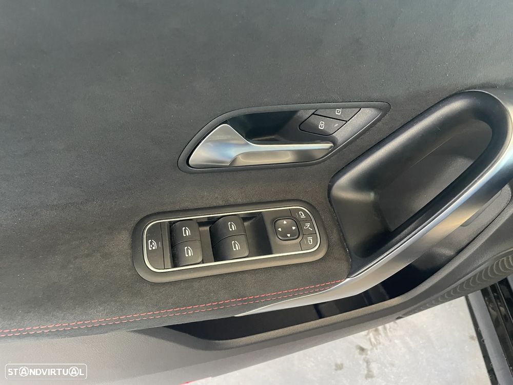 Mercedes-Benz A 250 e 8G-DCT AMG Line - 11