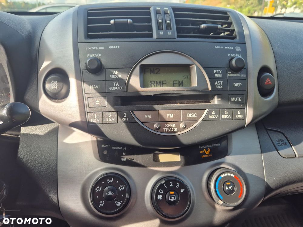 Toyota RAV4 2.2 D-4D 4x4 - 14