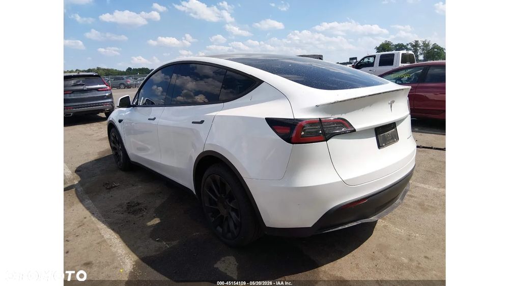 Tesla Model Y Long Range Dual Motor AWD - 5
