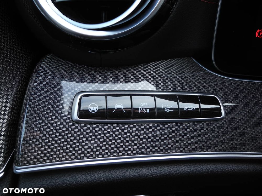 Mercedes-Benz Klasa E - 22