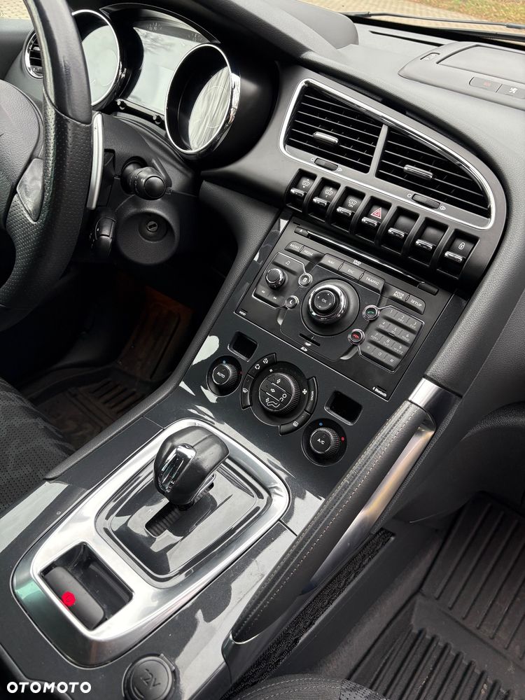 Peugeot 3008 2.0 HDi HYbrid4 - 26