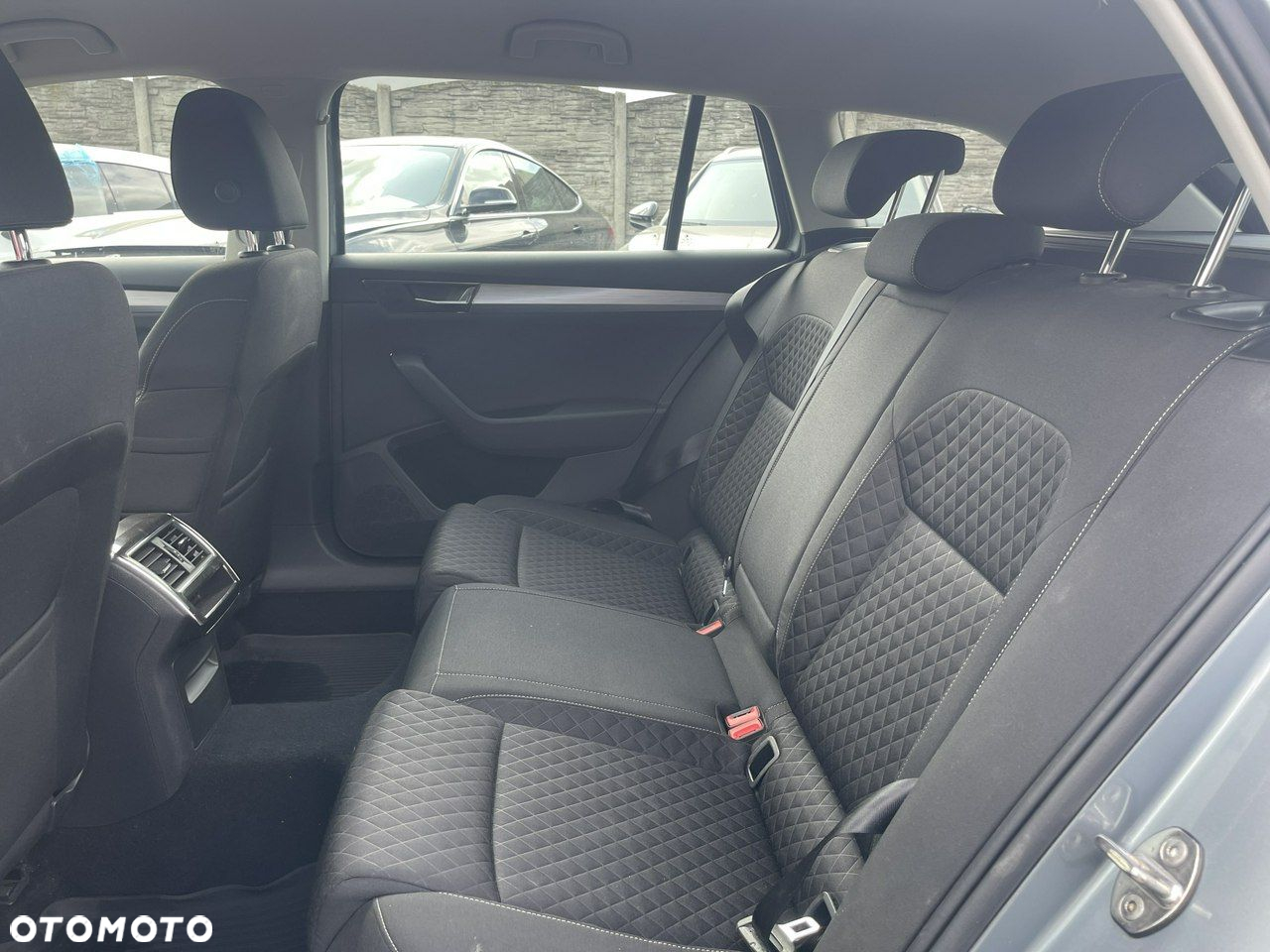 Skoda Superb Combi 2.0 TSI DSG Ambition - 9
