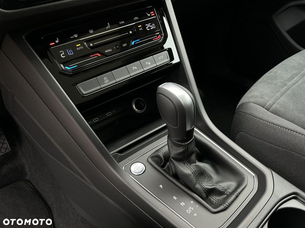 Volkswagen Touran - 24