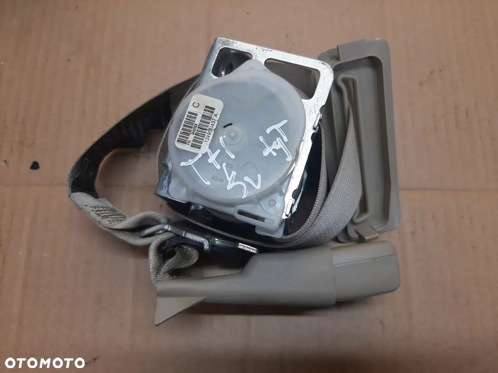 Thema II pas bezpieczeństwa przednie przód tylne tył Europa Chrysler 300C II Lancia - 2