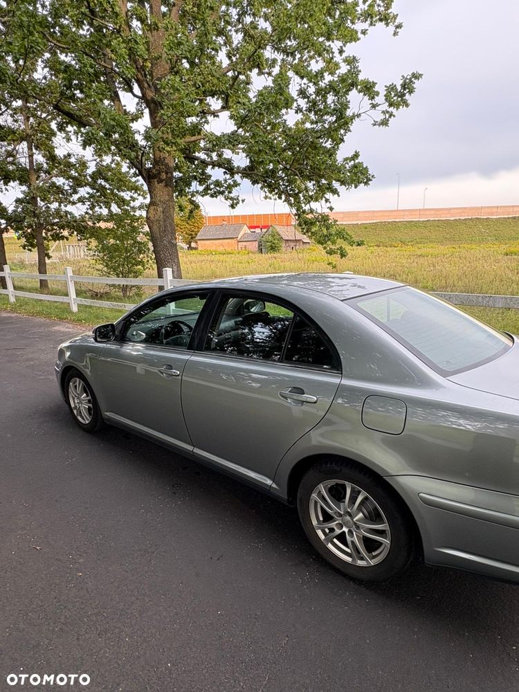 Toyota Avensis 2.0 D-4D Luna - 11