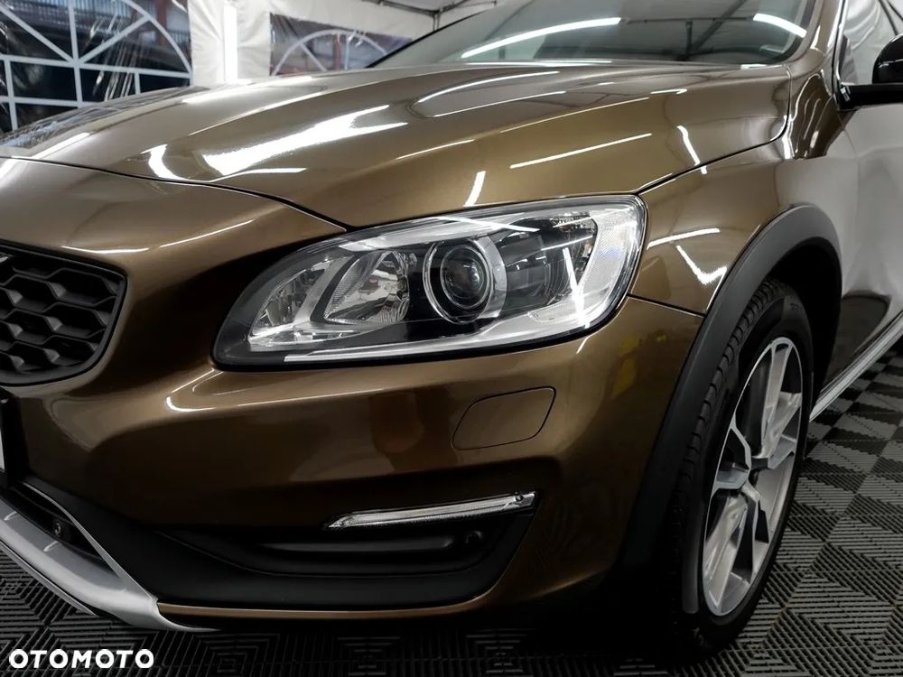 Volvo V60 Cross Country T5 AWD Summum - 25