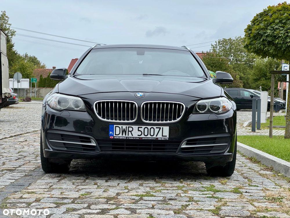 BMW Seria 5 520d Touring Luxury Line - 2