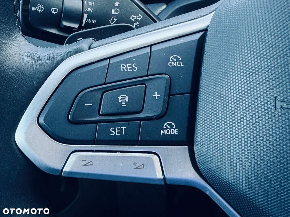 Volkswagen Passat - 26