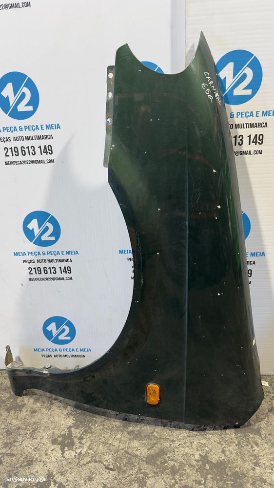 Guarda Lamas esquerdo Kia Carnival - 1