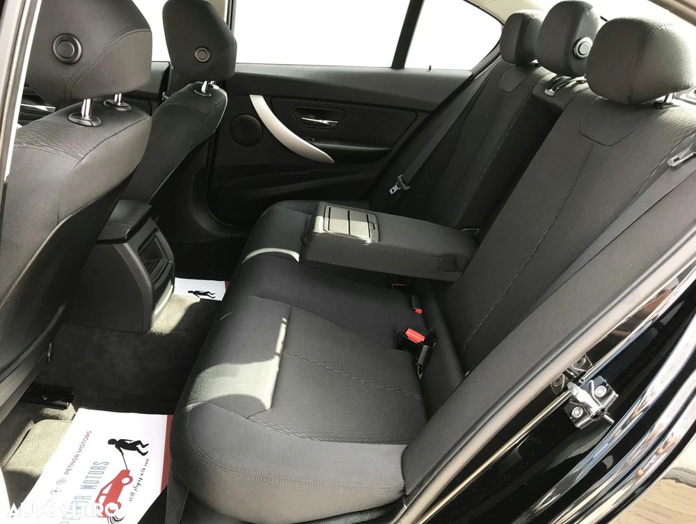 BMW Seria 3 320i Aut. - 15