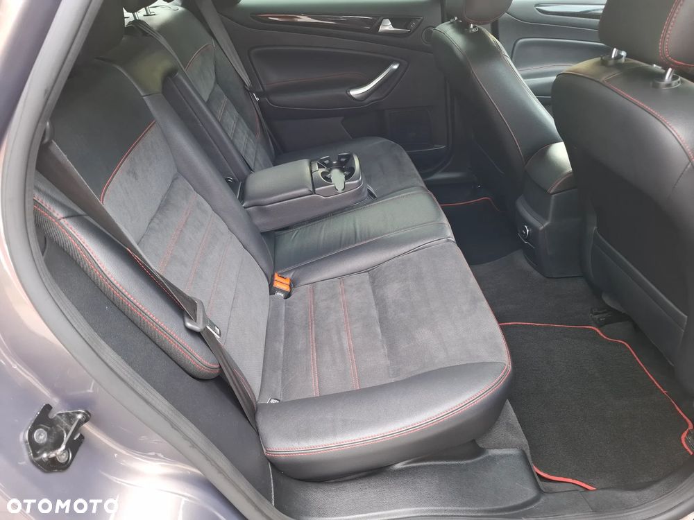 Ford Mondeo 2.0 T Titanium S - 29