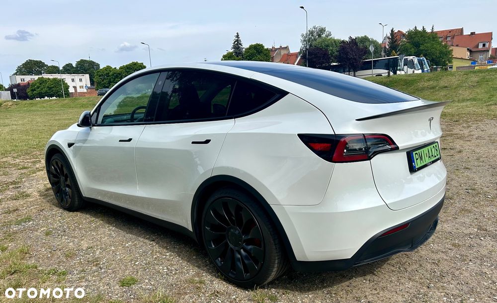 Tesla Y Performance Dual Motor AWD - 5
