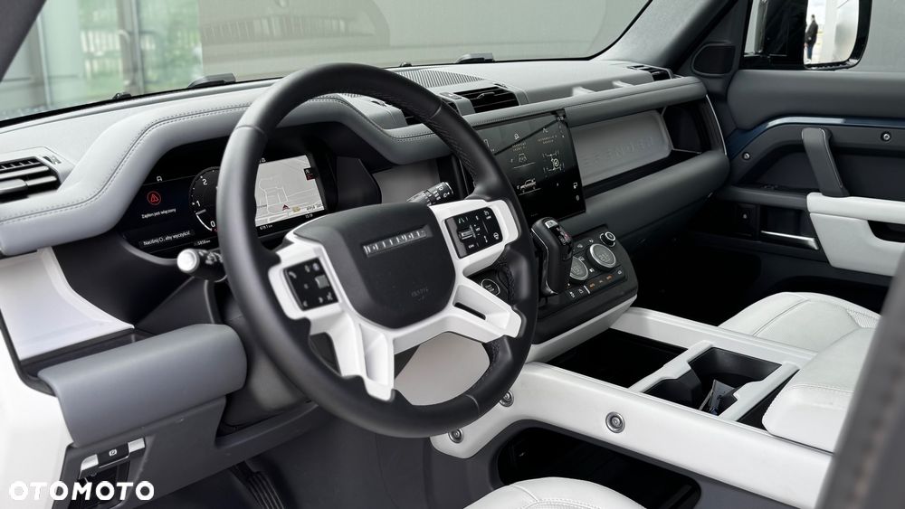 Land Rover Defender - 8