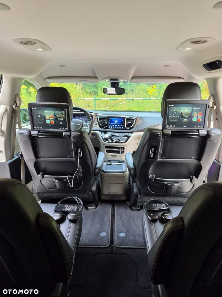 Chrysler Pacifica - 6