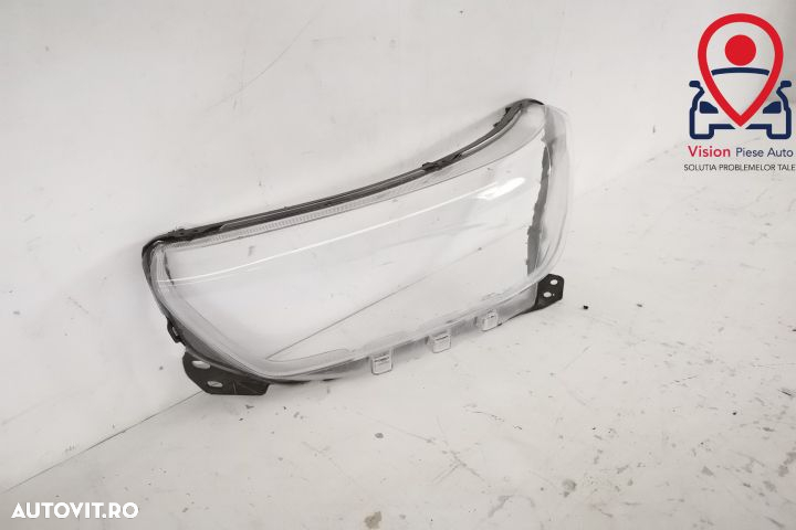 Sticla Far Stanga Originala In Stare Buna Montaj Contracost Volvo  XC4 - 2