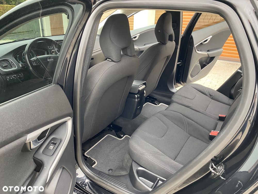 Volvo V40 D2 Kinetic - 33