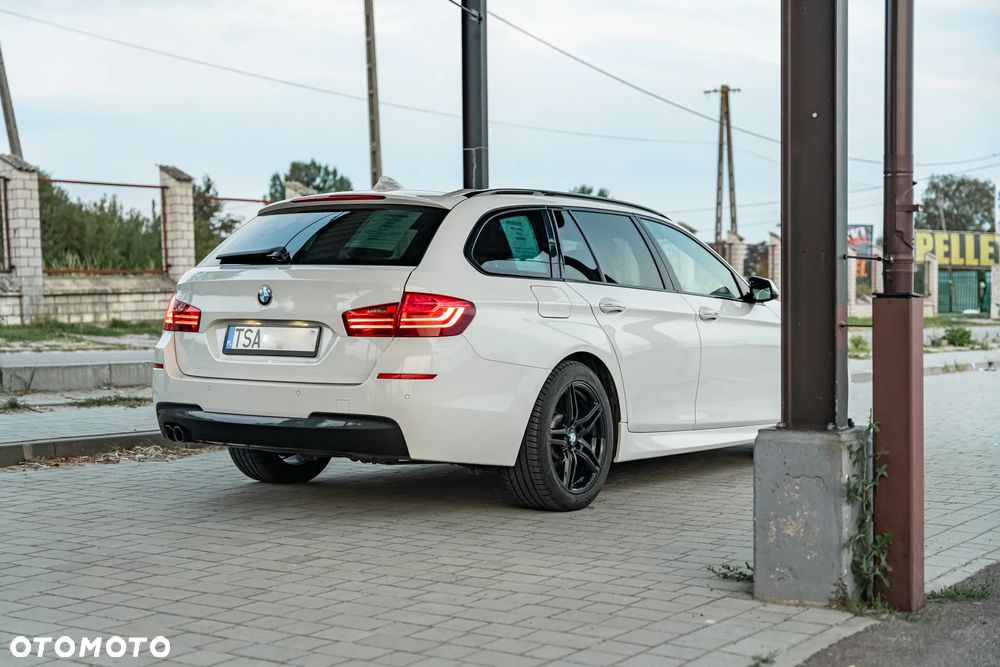 BMW Seria 5 530d xDrive - 14