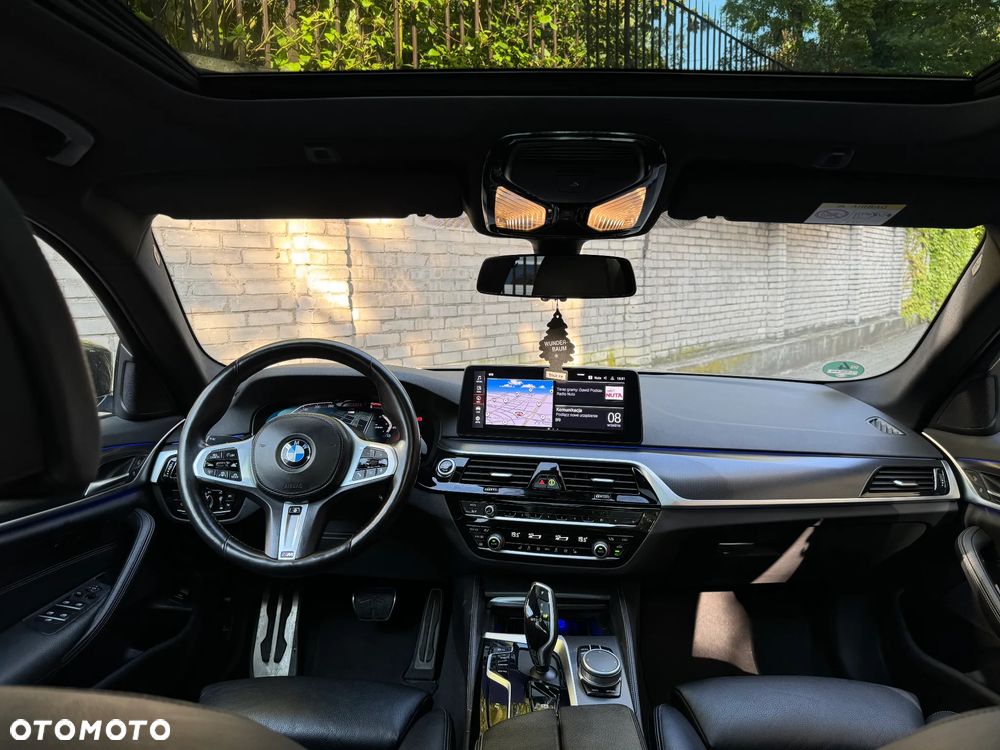 BMW Seria 5 518d mHEV - 12