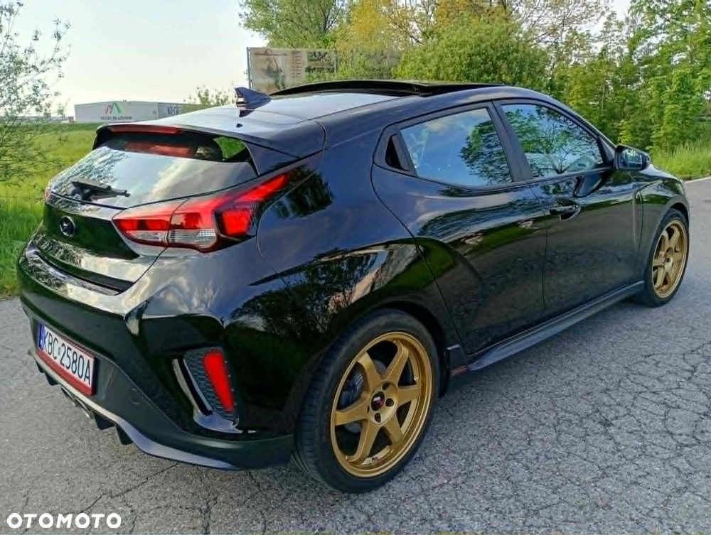 Hyundai Veloster - 11