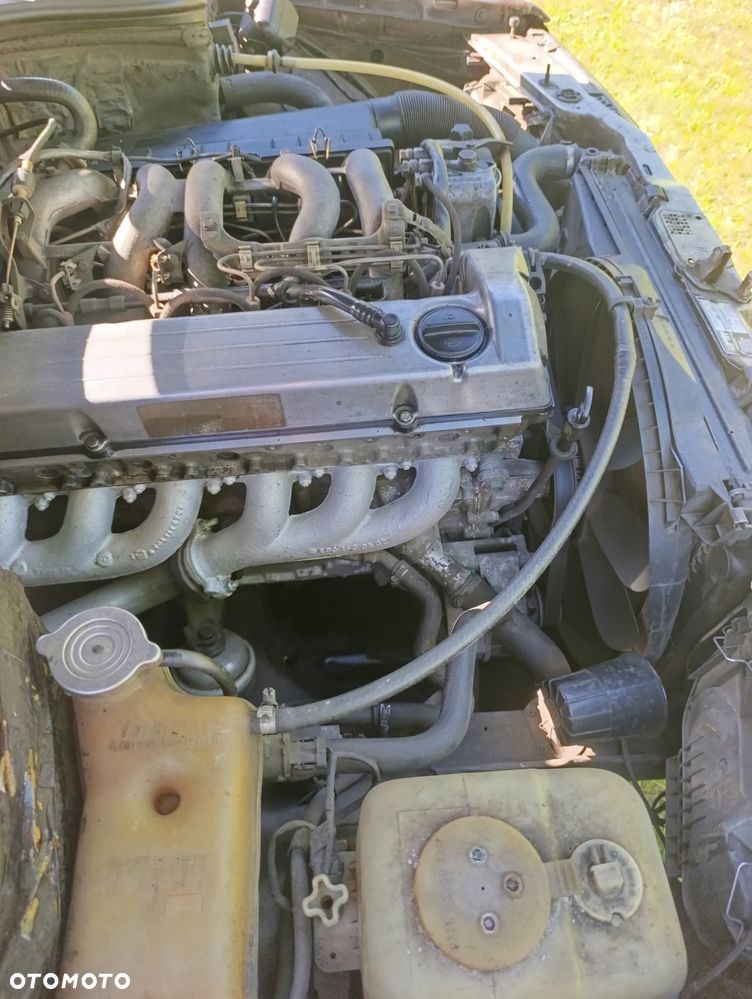 Mercedes-Benz W124 (1984-1993) ver-300-gd - 15