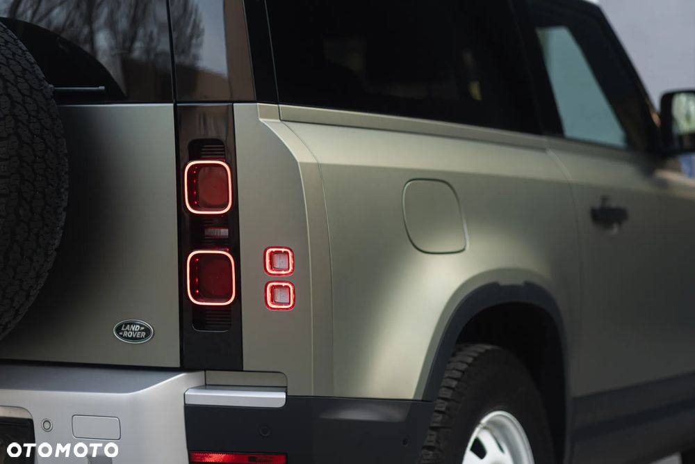 Land Rover Defender 3.0 D200 mHEV - 13