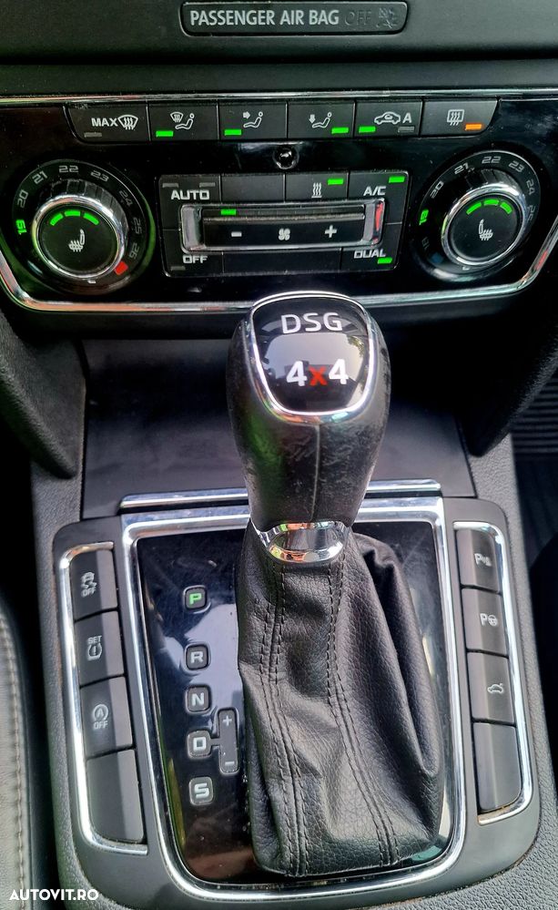 Skoda Superb 2.0 TDI Green tec 4x4 DSG Elegance - 28