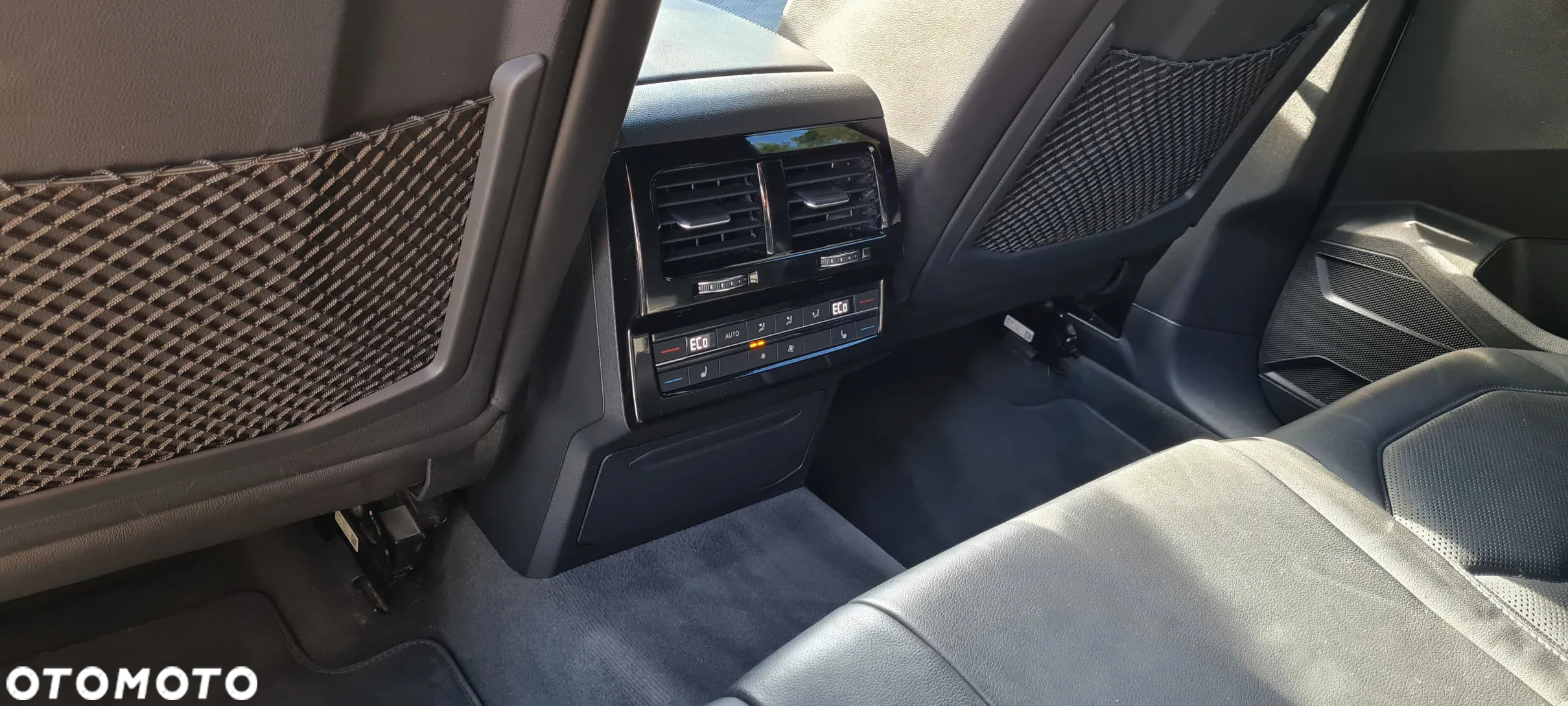Volkswagen Touareg - 11