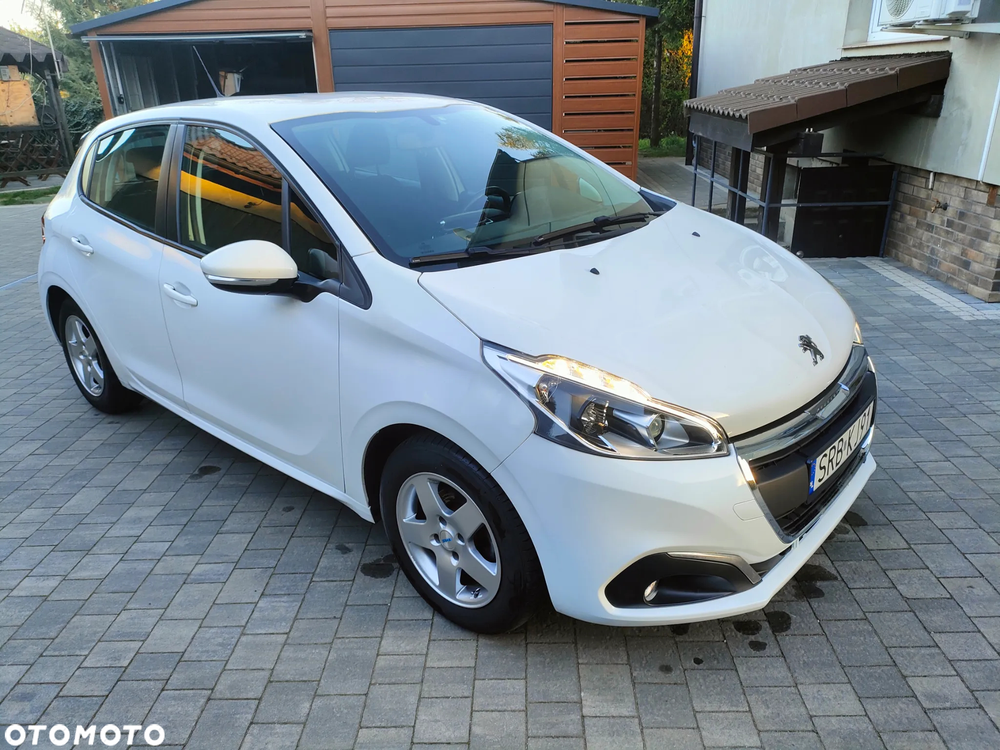 Peugeot 208 1.6 BlueHDi Active - 11