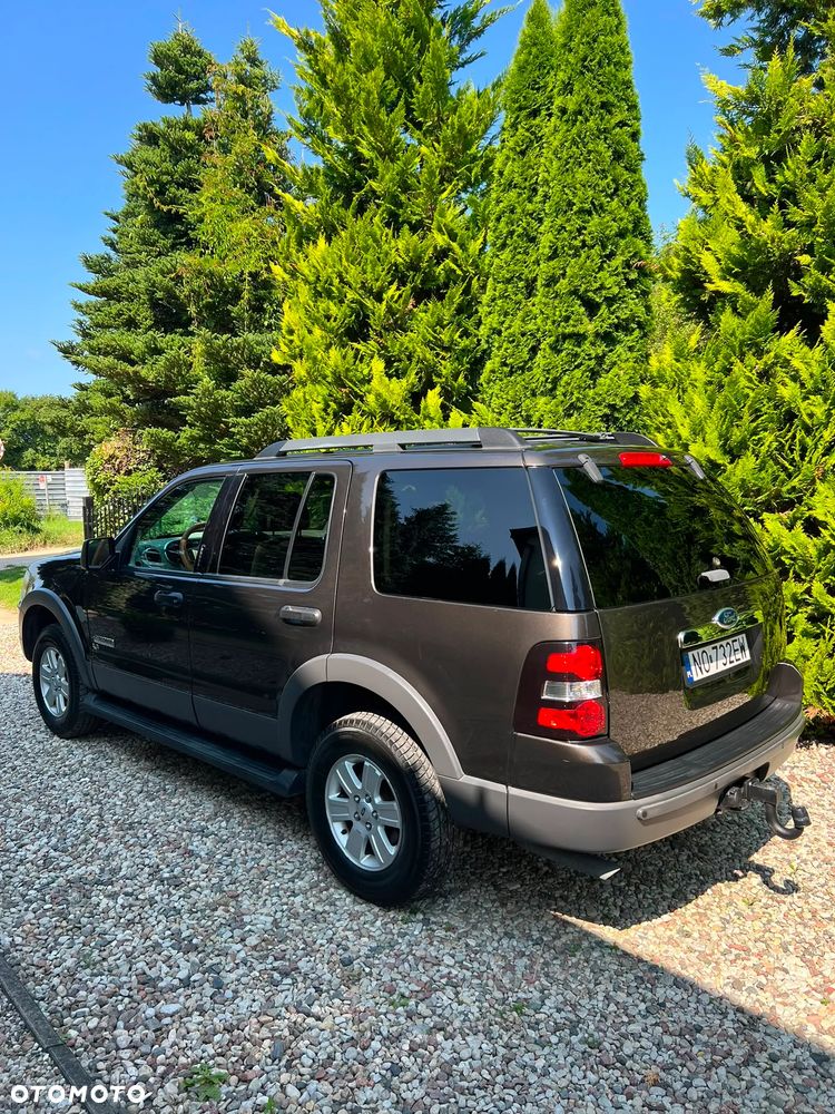Ford Explorer 4.0 AWD - 17