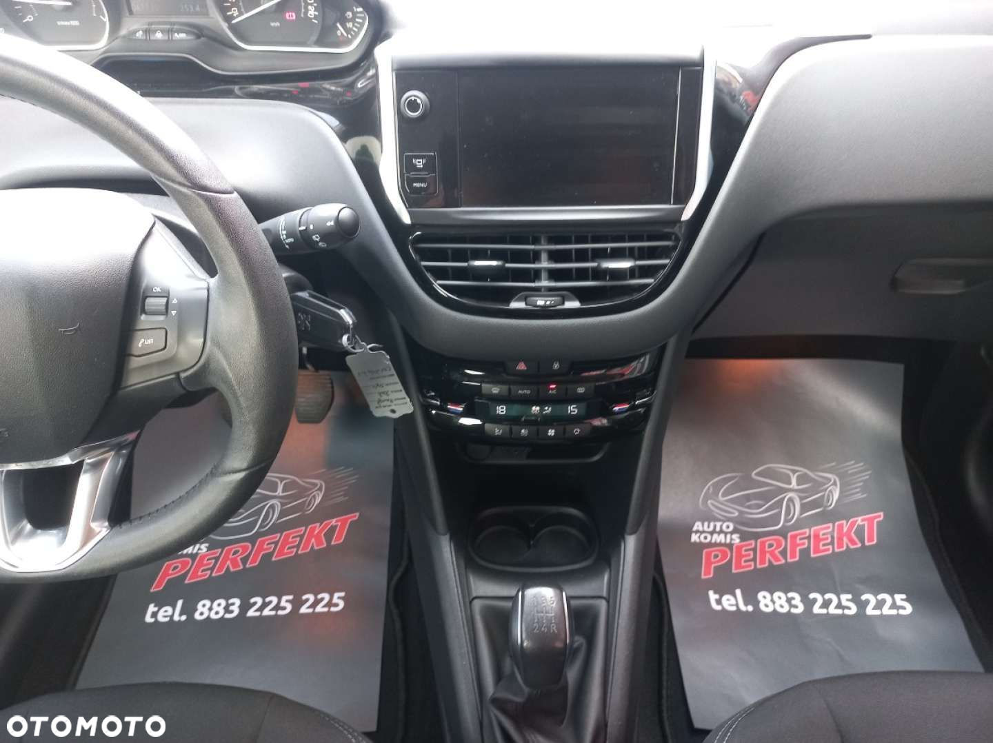 Peugeot 208 - 18