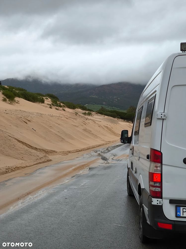 Mercedes-Benz Sprinter - 4