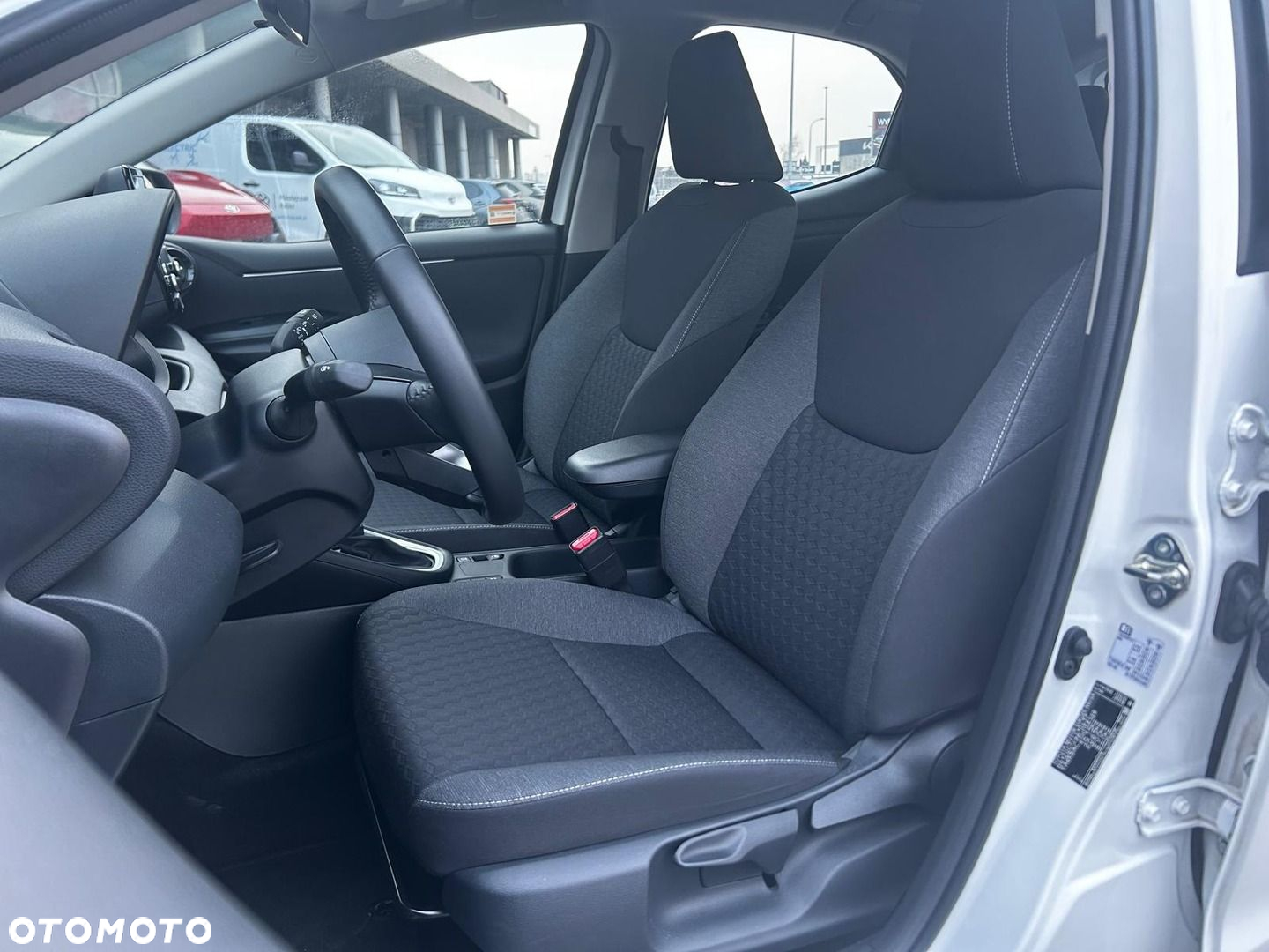 Toyota Yaris Hybrid 1.5 Comfort - 16