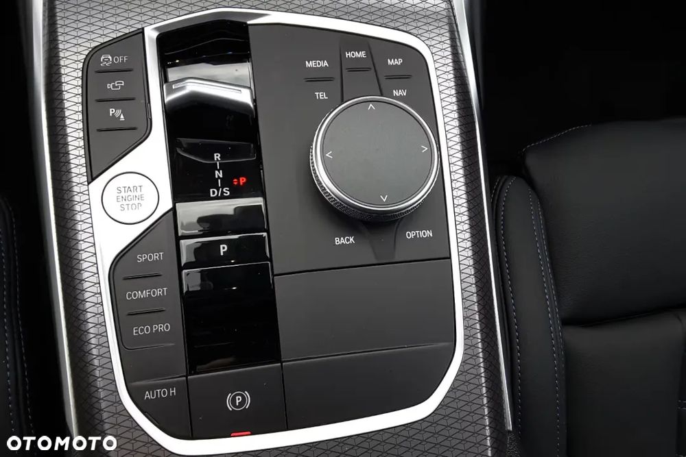 BMW Seria 3 318i M Sport - 23