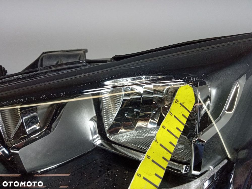AUDI Q2 REFLEKTOR LEWY LAMPA PRZEDNIA EU  81A941003 - 8