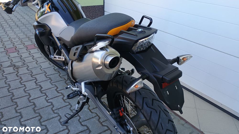BMW G - 19
