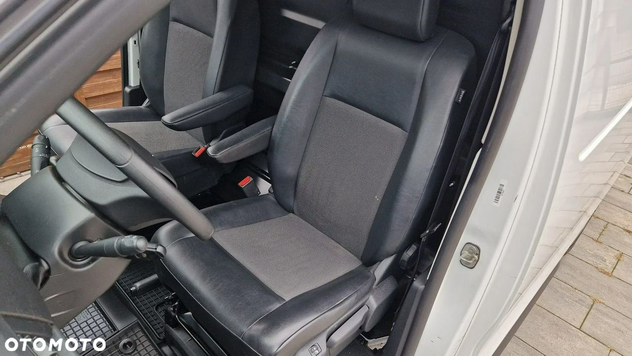 Opel Vivaro - 18