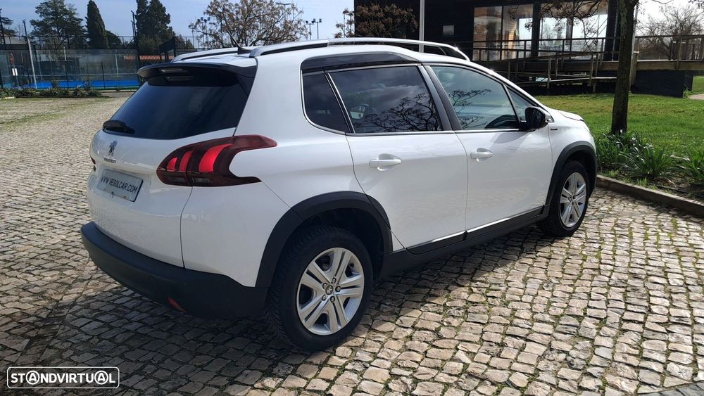Peugeot 2008 1.5 BlueHDi Signature - 15