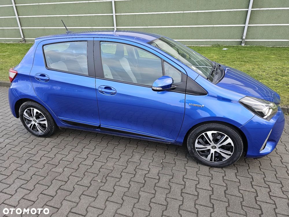 Toyota Yaris Hybrid 100 Premium EU6 - 15